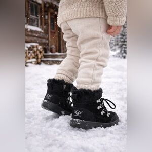 UGG Waterproof Kids Boots Black Shearling Hiker Lace Up Zip Sz 7